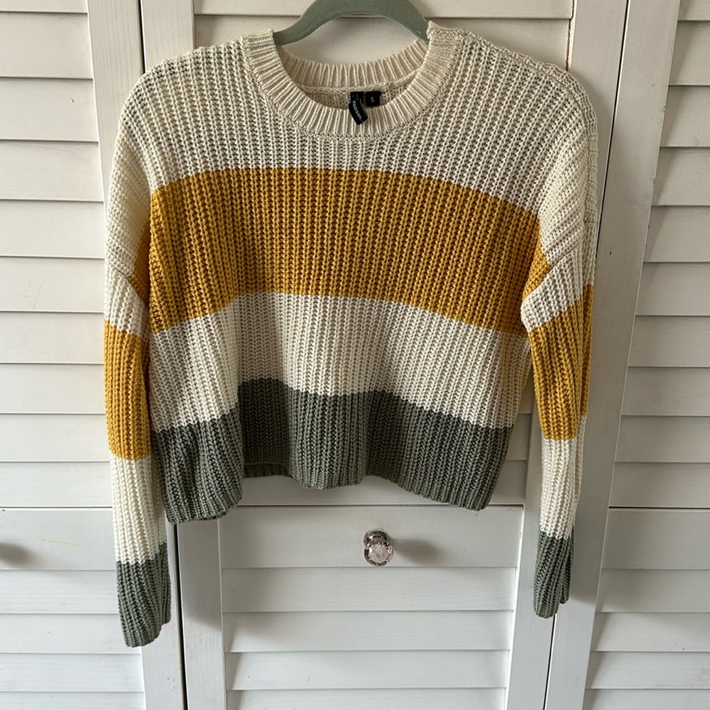 Cropped sweater
